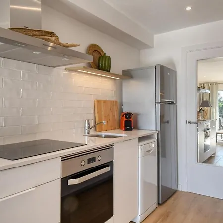 Refurbished Calella De Pal. 250mts *